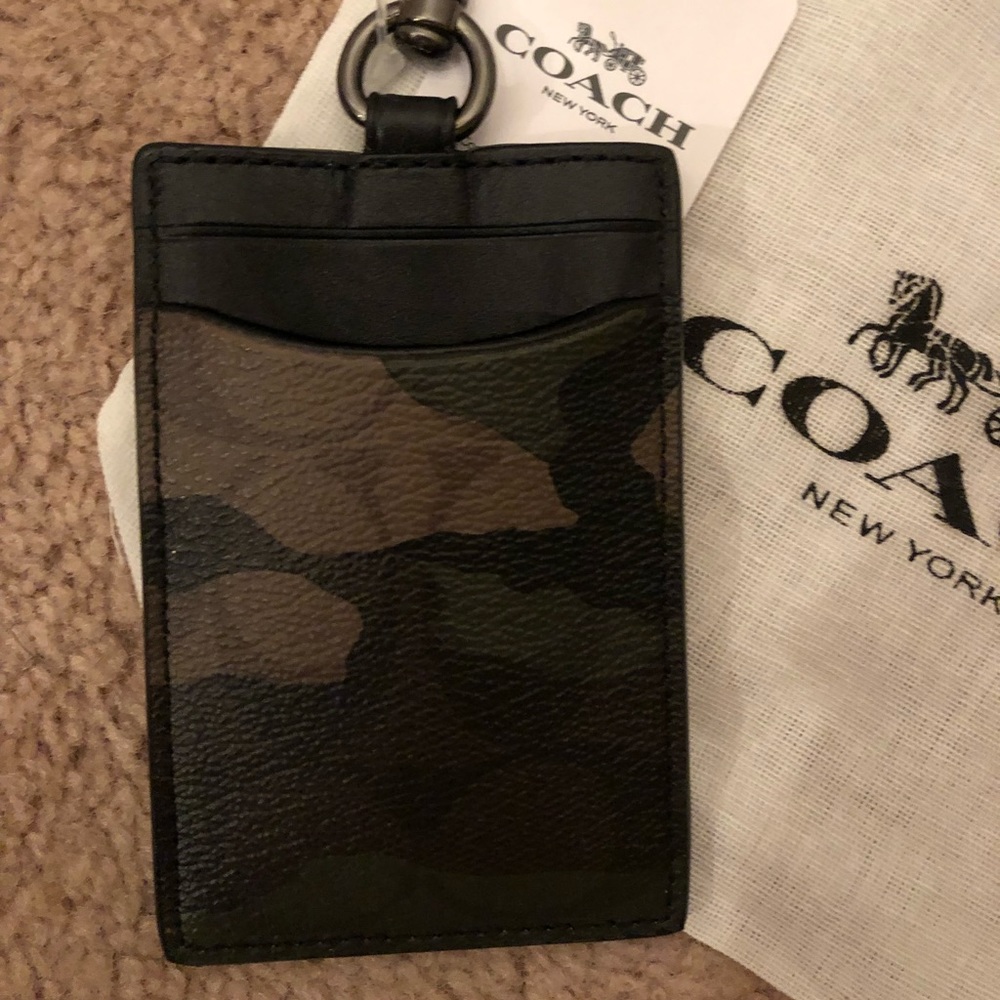🎉 HP 🎉 🆕 Coach Camouflage ID Badge Lanyard - Picture 6 of 8